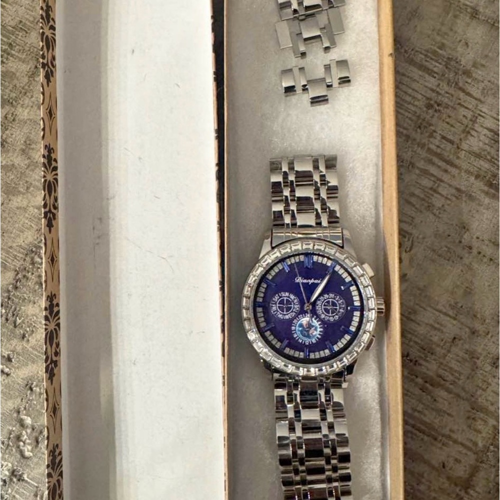 Luxury Silver and Blue Men’s Watch